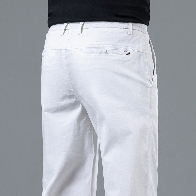 Streetwear Brand Pants - Sommerliche, leicht geschnittene, gerade weiße Herrenhose.
